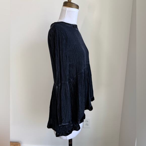 ANTHROPOLOGIE ERI + ALI BLACK FLOWY TOP VELVET TRIM BELL SLEEVES XS - Picture 3 of 9